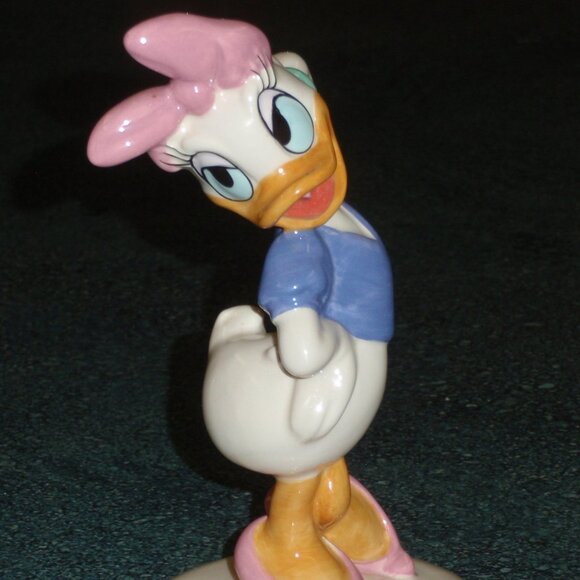 Royal Doulton DAISY DUCK Figurine Disney 70th Anniversary Mickey Mouse MM4 GIFT! - Picture 1 of 9